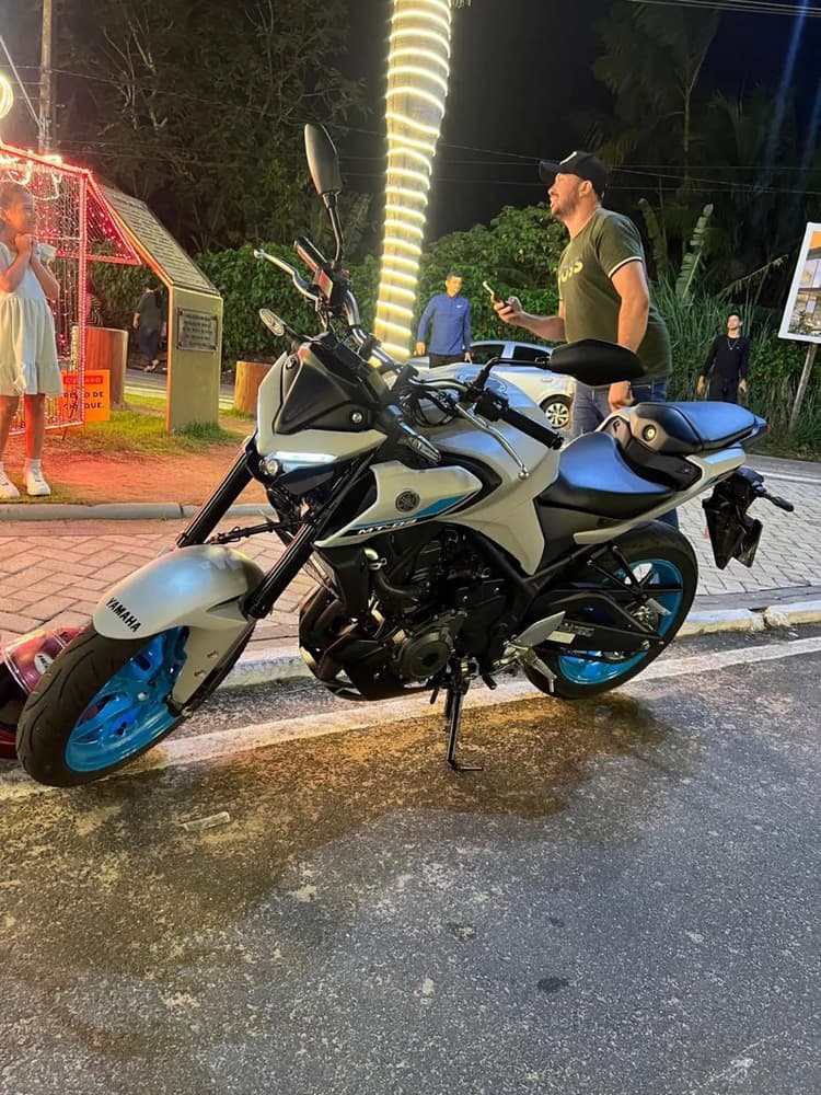 Moto nova e em dias 