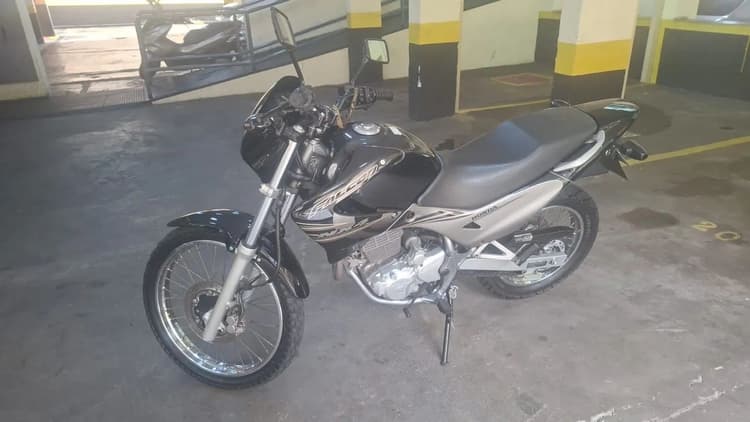 Moto em excelente estado.