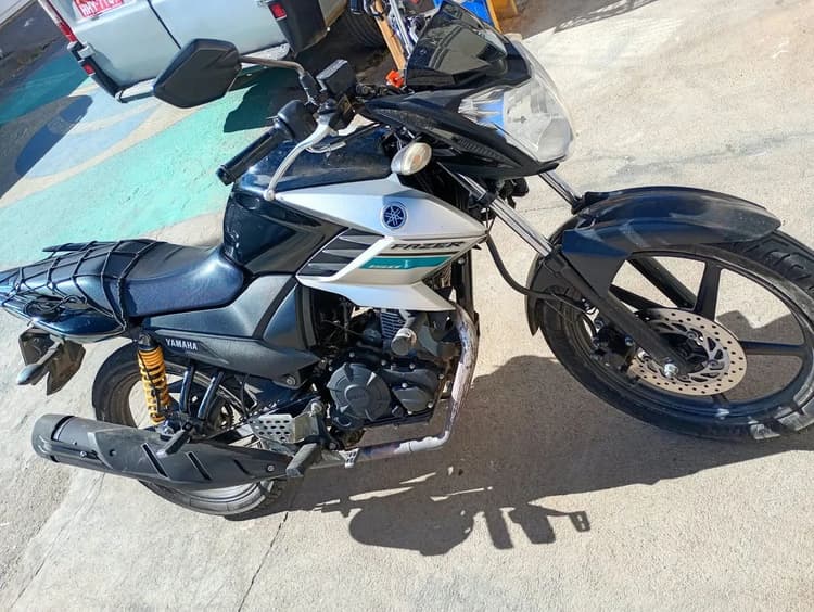 Fazer 150 conservada 