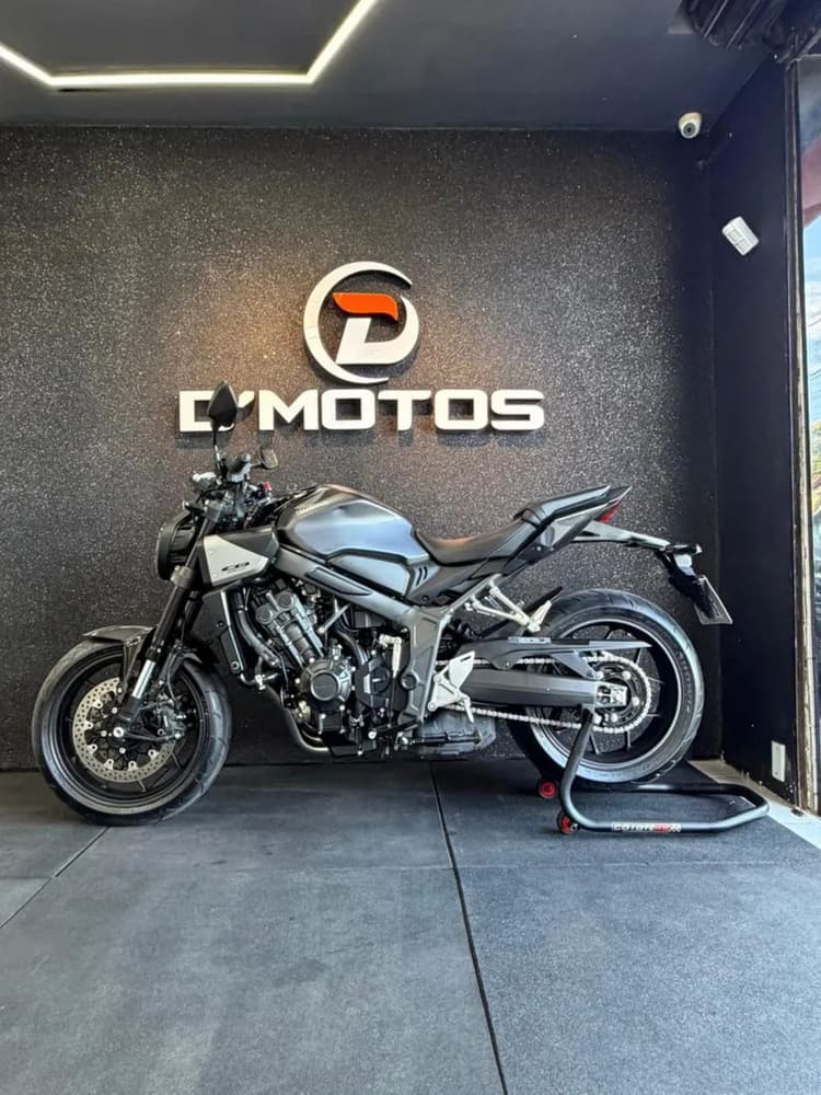 HONDA CB 650R E-CLUTCH - 2026 