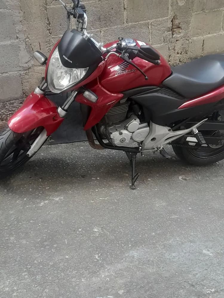 Cb 300  abaixo da tabela 
