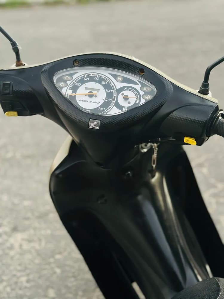Biz 125 ES