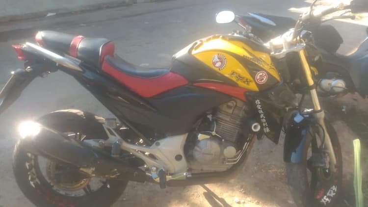 Cb 300 só pega e andar 