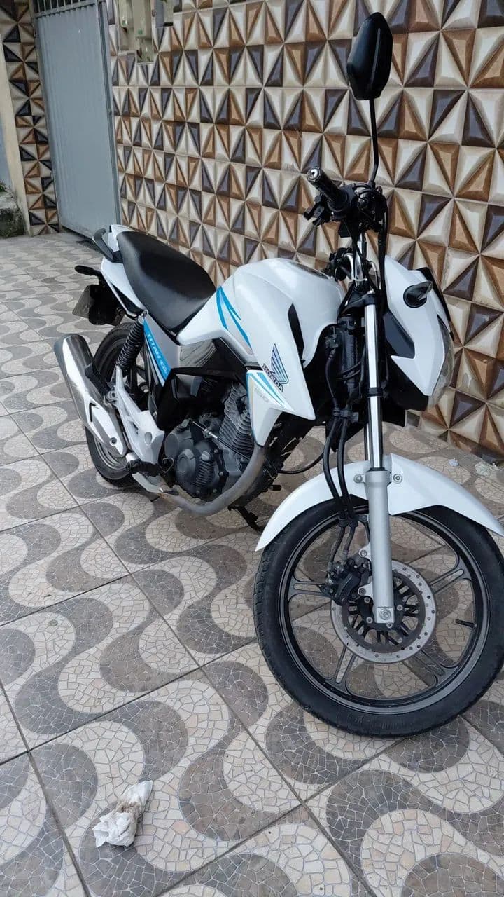 Titan 160 