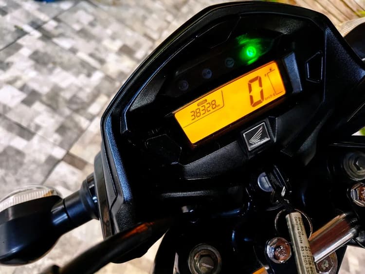 MOTO MUITO NOVA ÚNICA DONA 