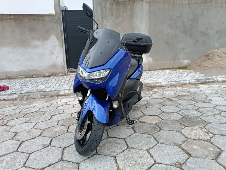 NMAX 160 conected 2024