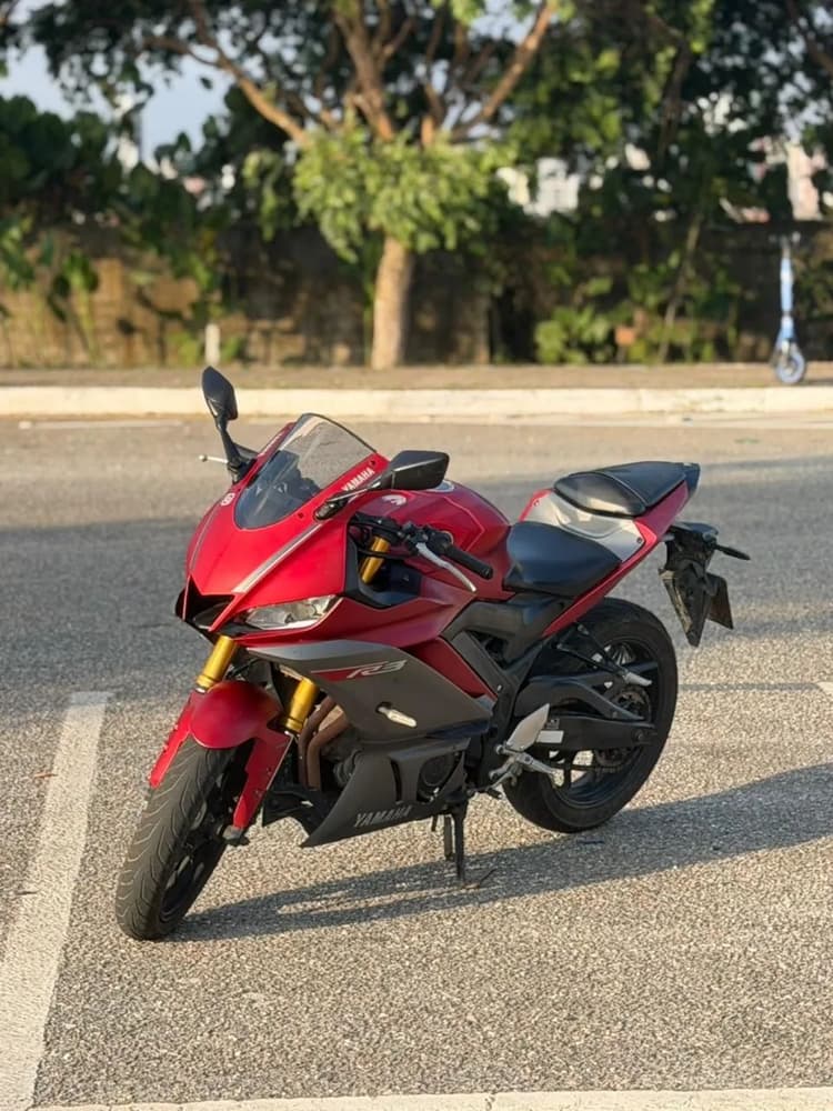 Yamaha R3 
