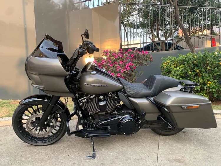HARLEY-DAVIDSON ROAD KING SPECIAL