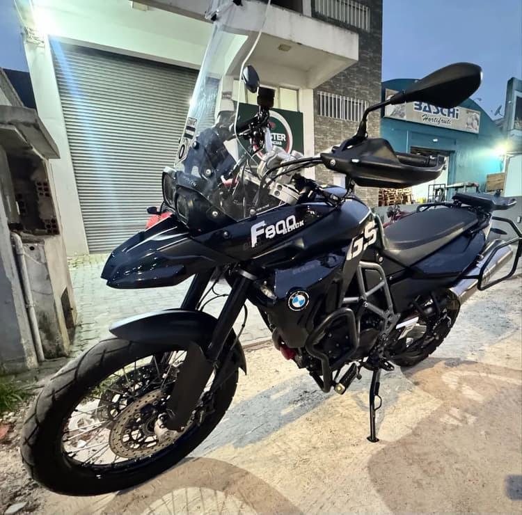 GS800F BLACK 