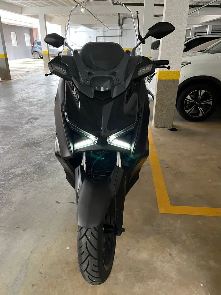 XMAX 300 CONNECTED ABS