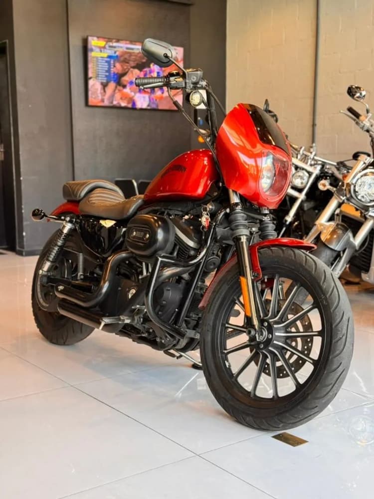 HARLEY- DAVIDSON - IRON 883 