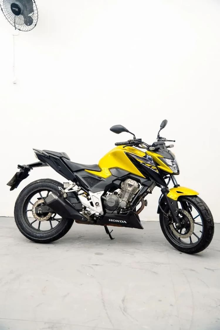 CB 300 