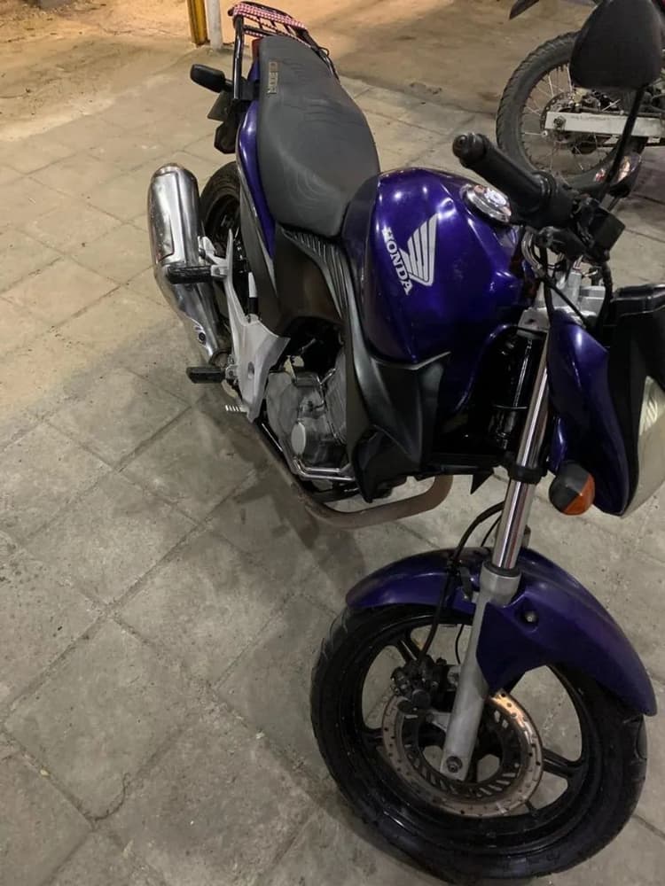 Moto semi nova 