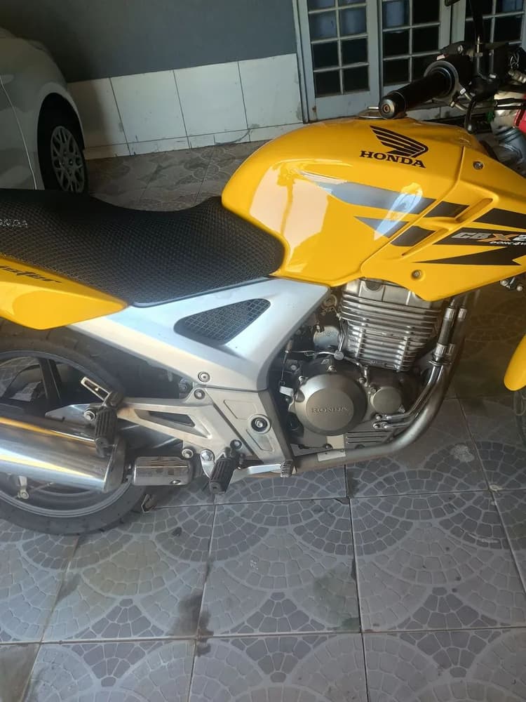 CBX Twister zerada 