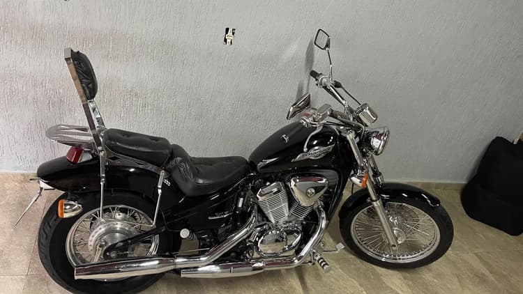 Shadow 600 2001 