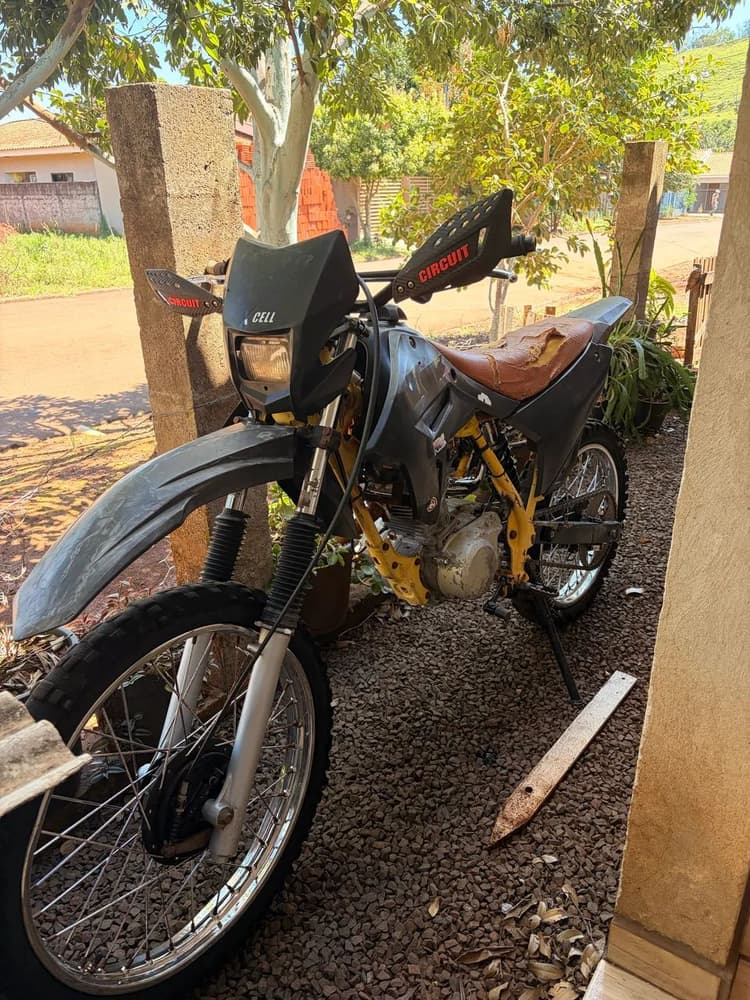 XR 125 cc para trilha 