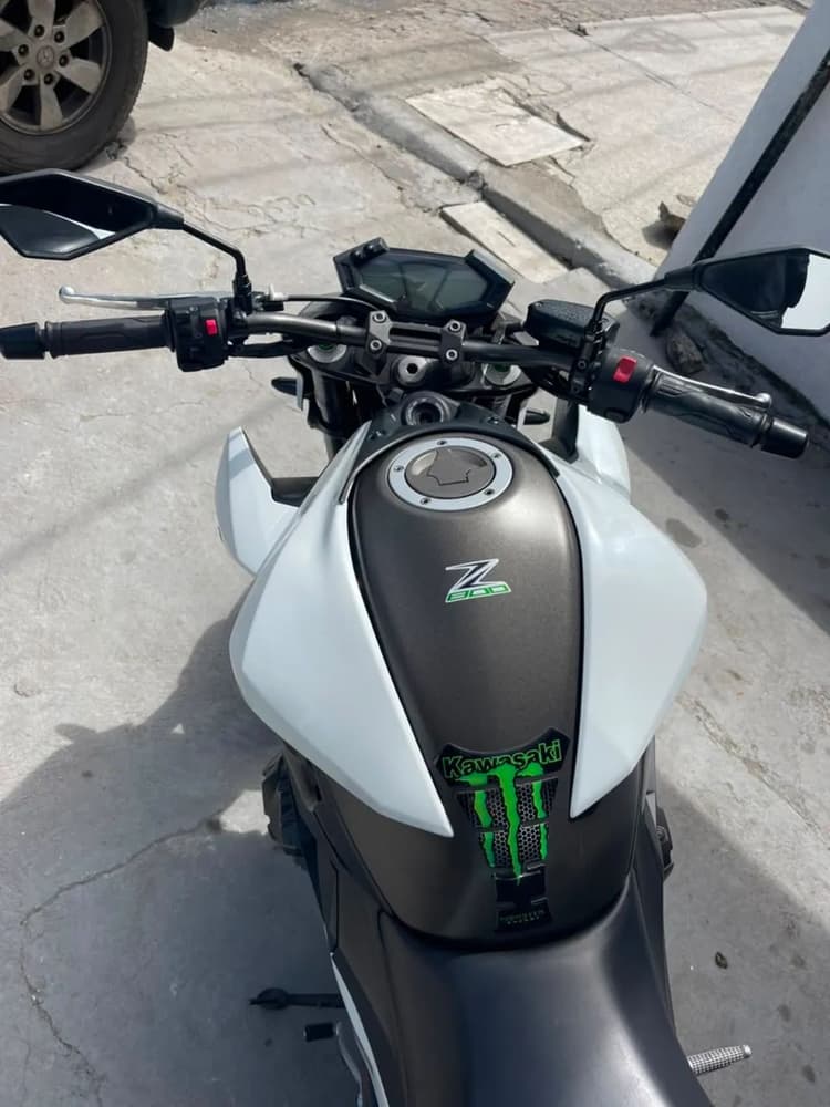 Kawazaki z800