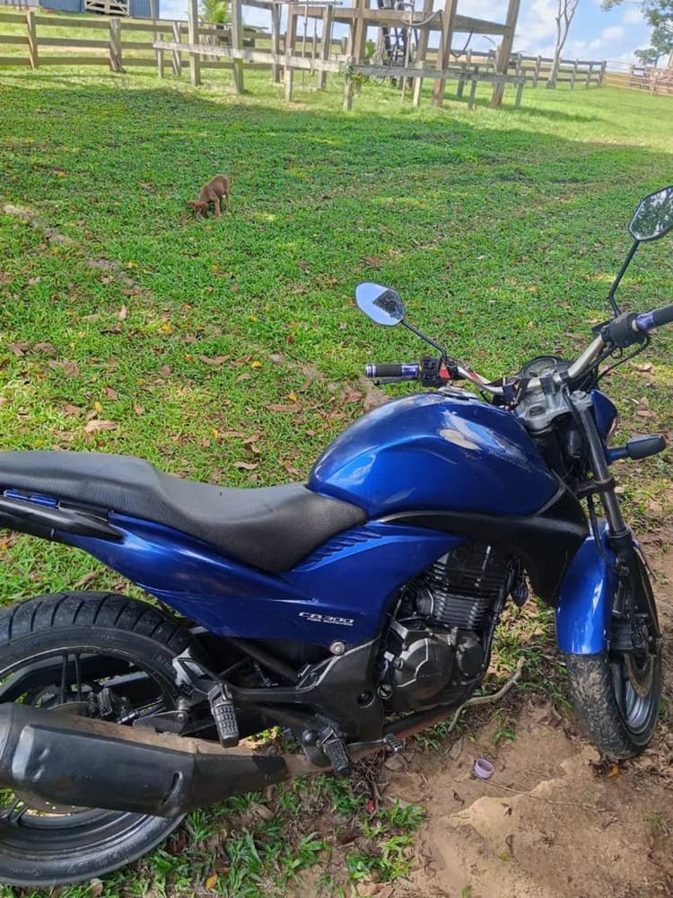 Vendo cb300r negociável 