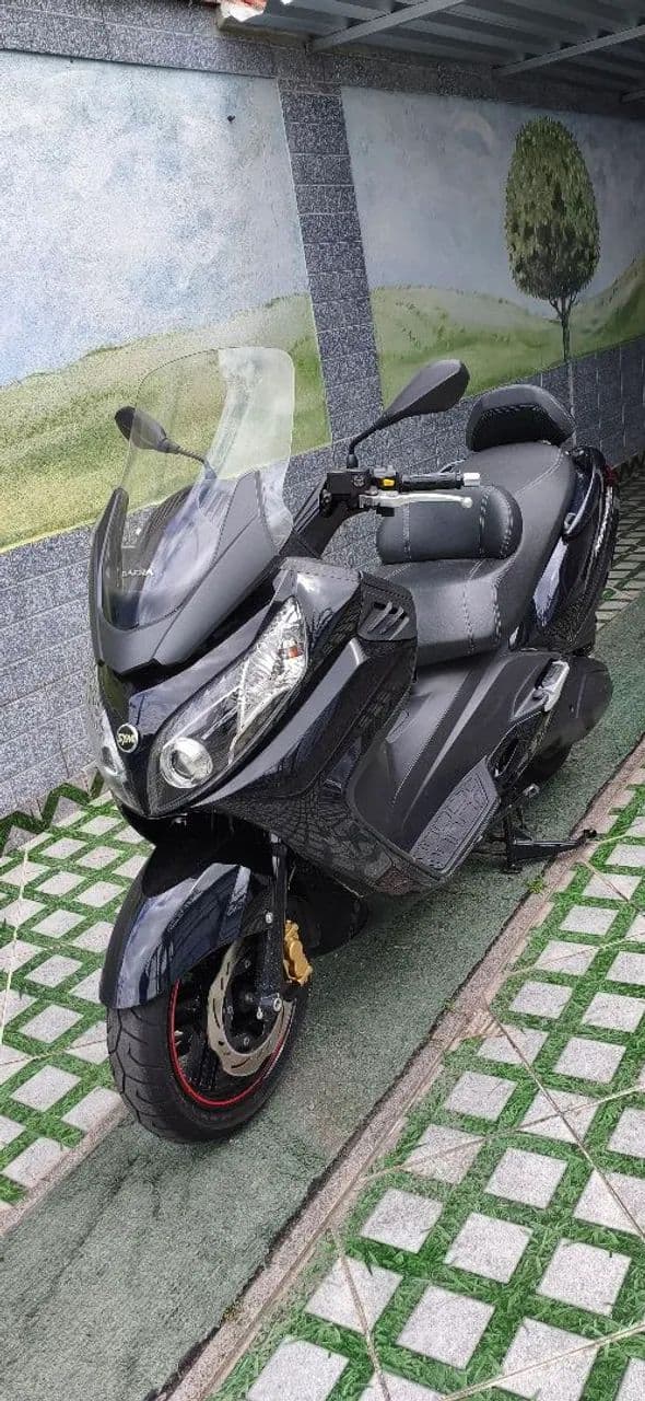VENDO MAXSYM 400i zerada 