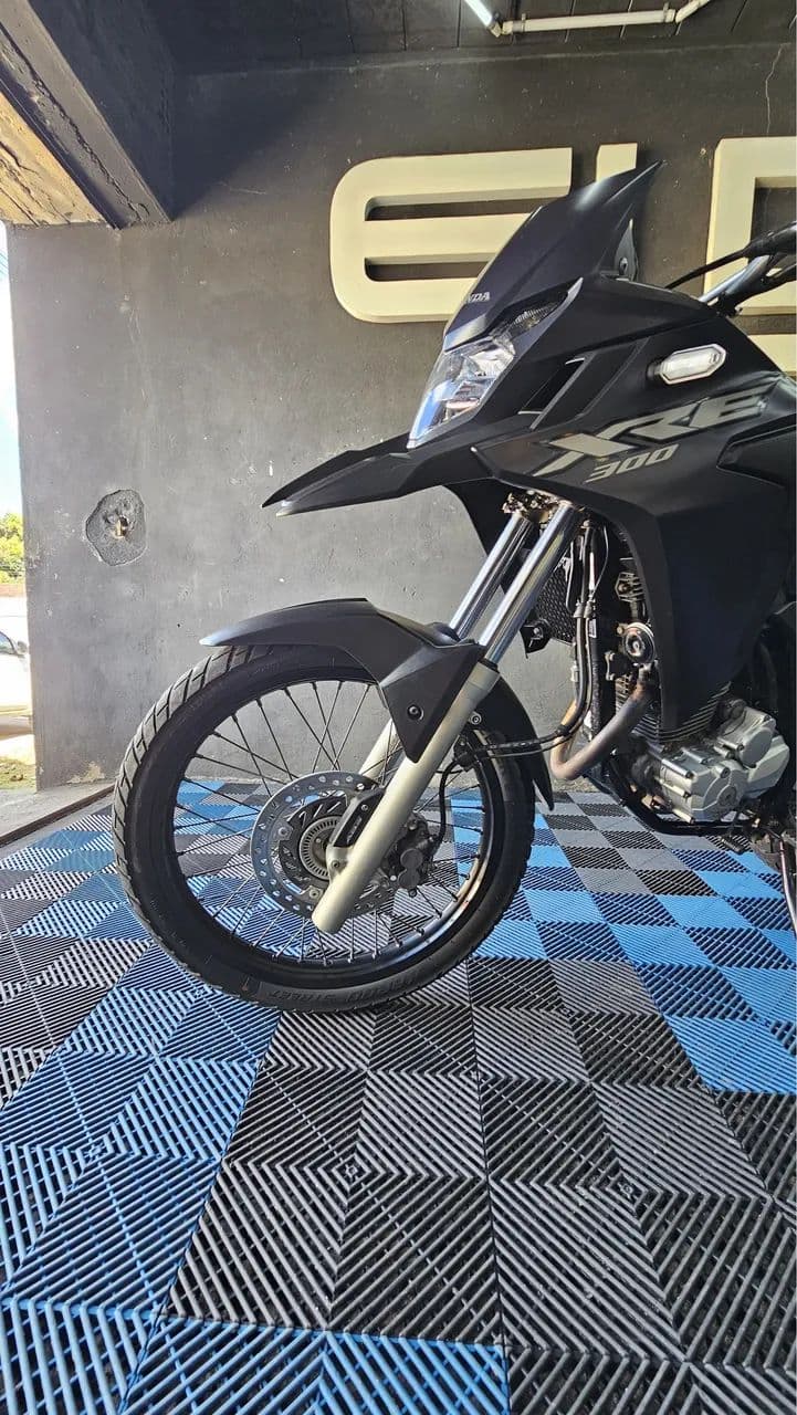 Xre 300