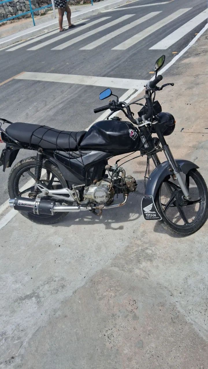 Vendo moto Bull 2015