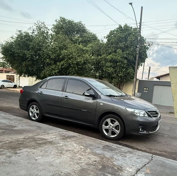Toyota Corolla XEI 2.0 Flex 16V Aut. 2013
