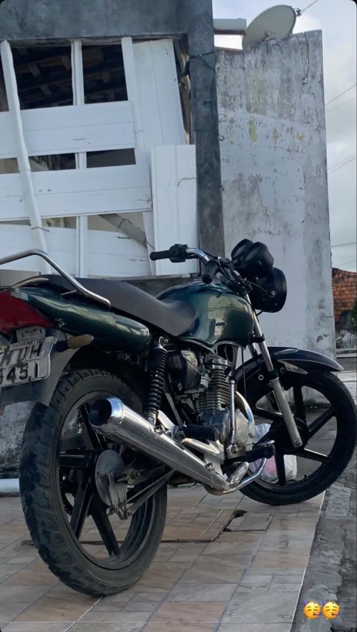 Vendo ou troco em outra moto sem multa com dois documentos 