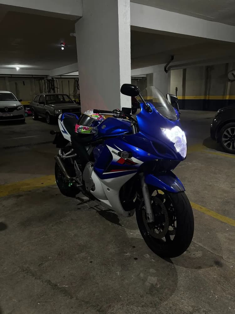 GSX 650F - Impecável 
