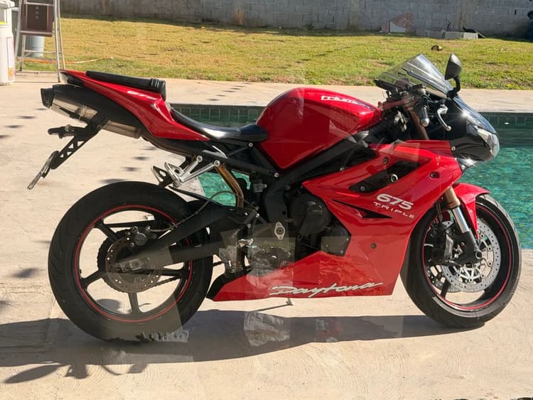 Moto muito bem conservada 