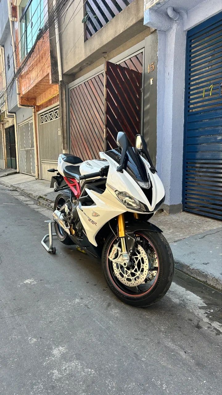 Daytona 675r 