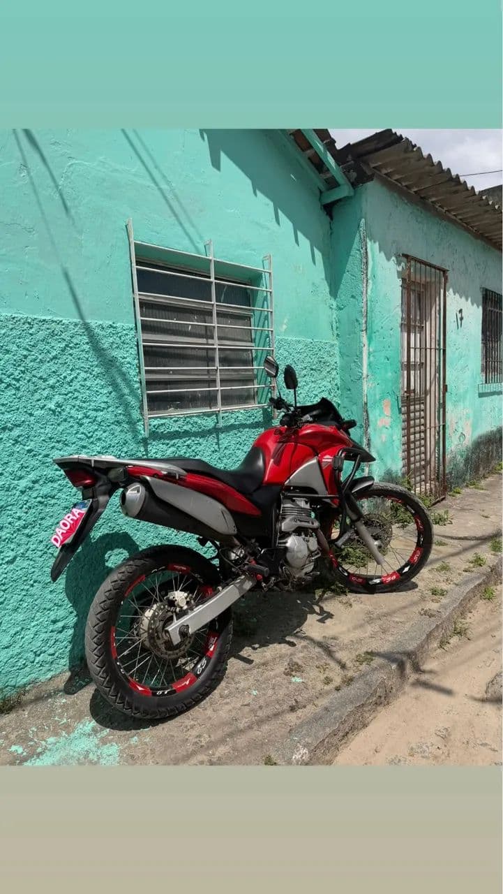 XRE 300 VERMELHA 2011