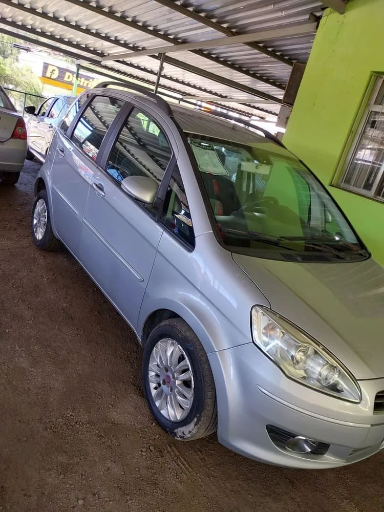 Fiat Idea Attractive 1.4 Fire Flex 8V 5P 2012