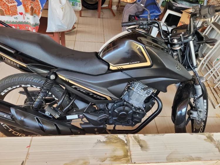 Moto Yamaha Factor 150 ED