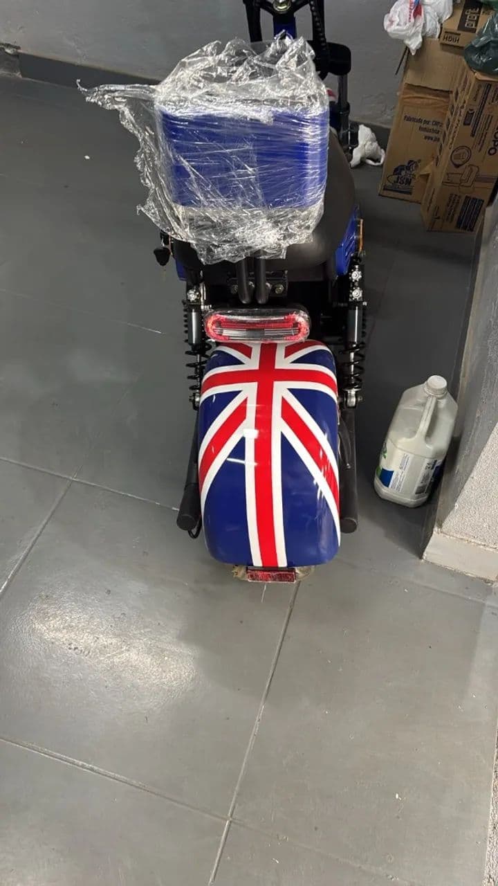 MOTO ELETRICA ZERADA AINDA PLASTICO 