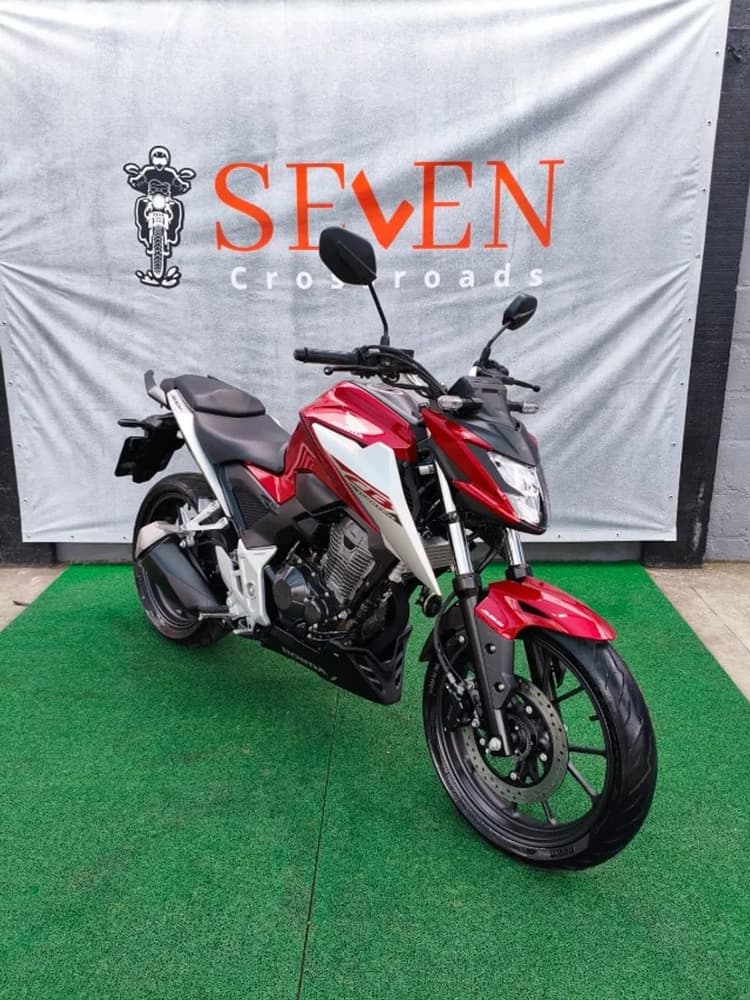 HONDA CB300F 