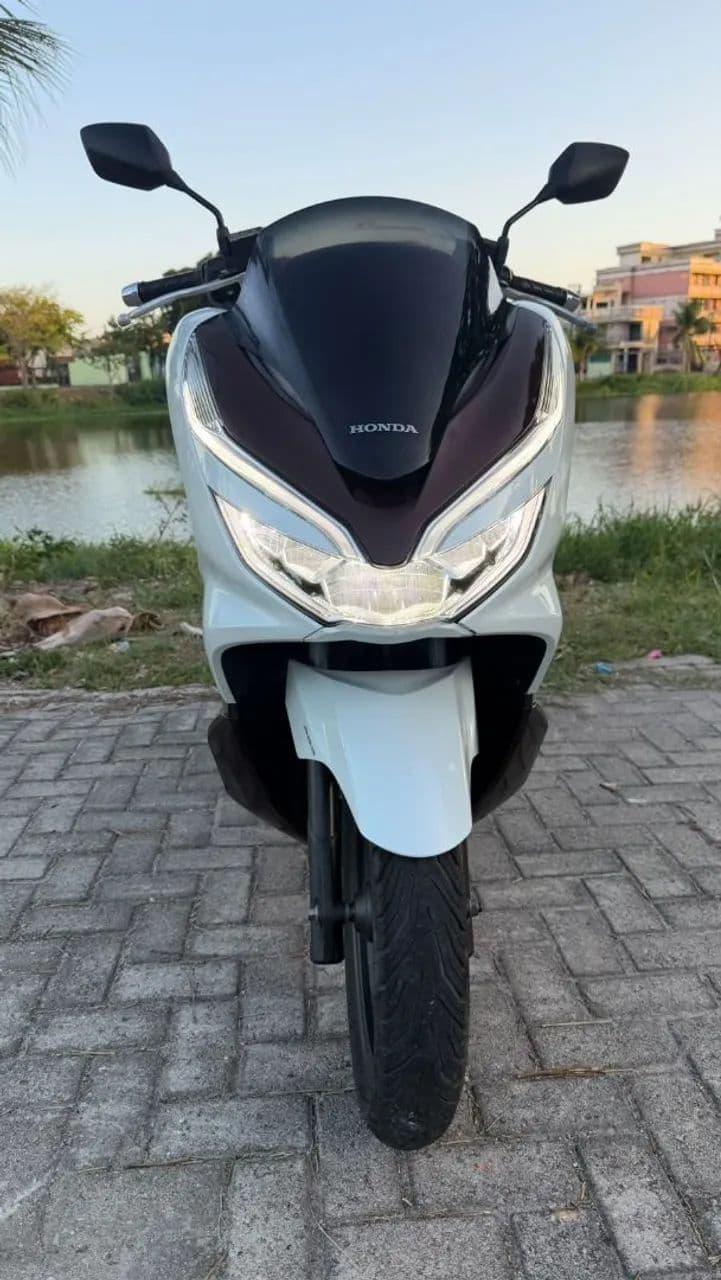 Moto semi nova 