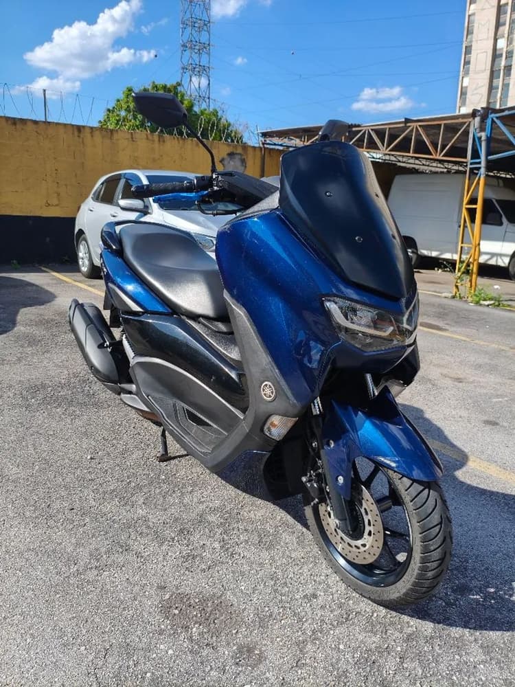 NMAX 2022 conservada.
