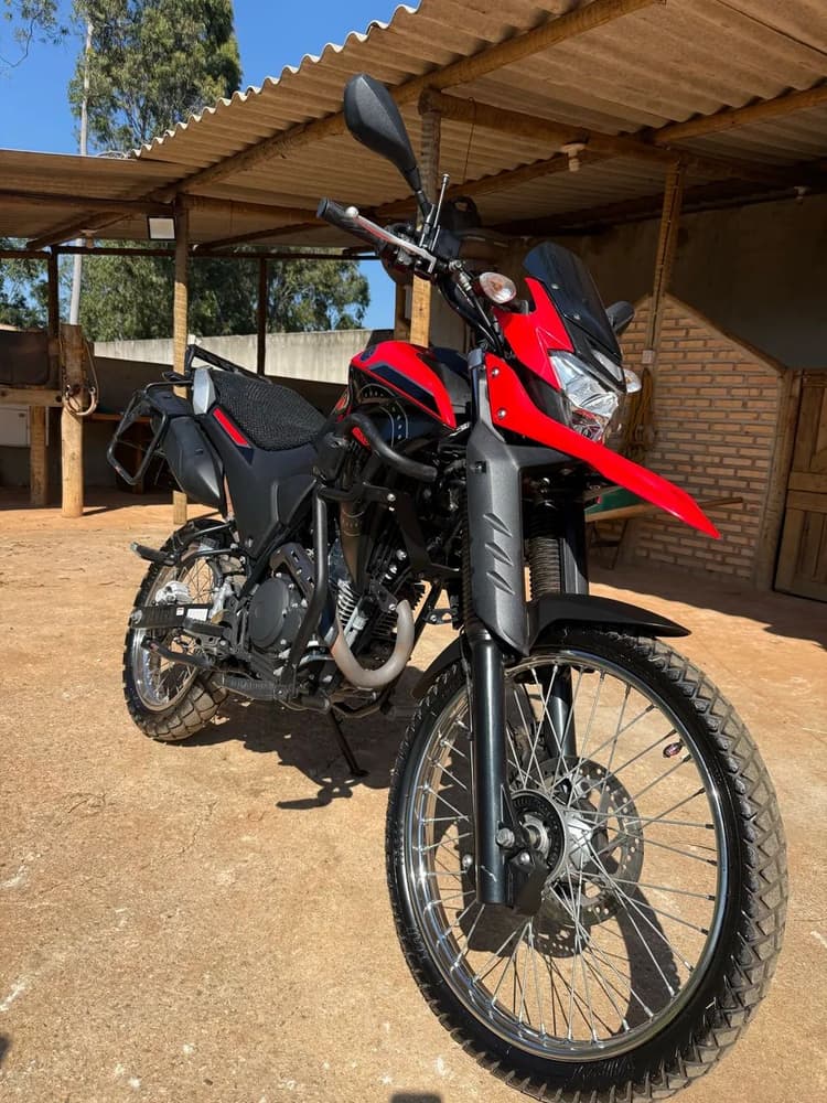 Lander 250 vermelha nova 