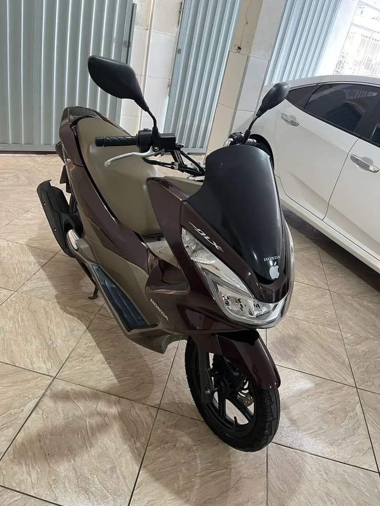 PCX DLX 2018