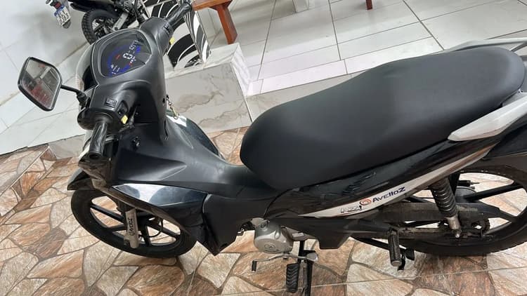 Avelloz a50cc preta