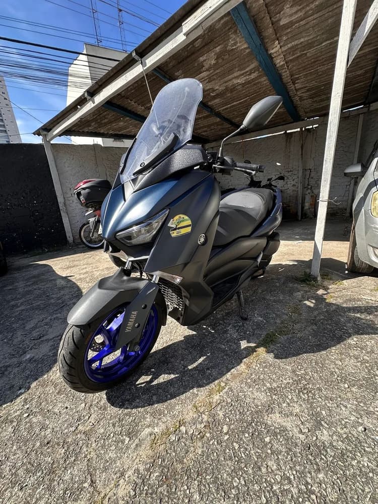 Xmax 2024 comprada zero 