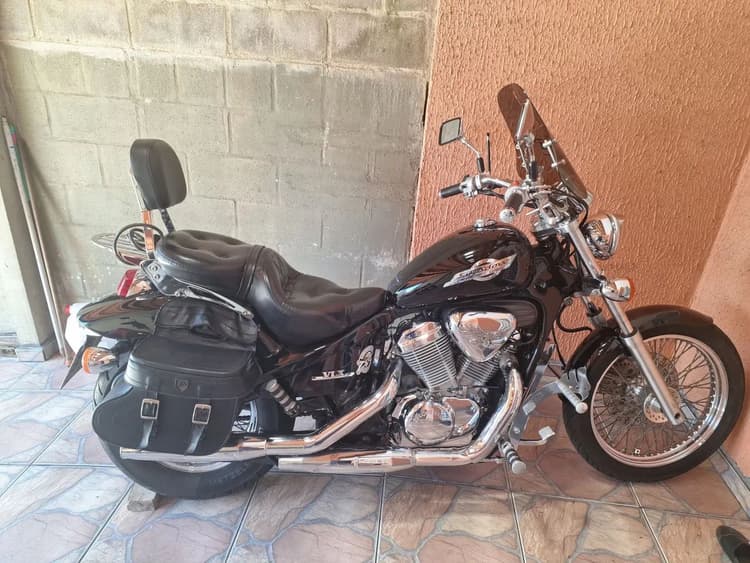 Shadow 600 