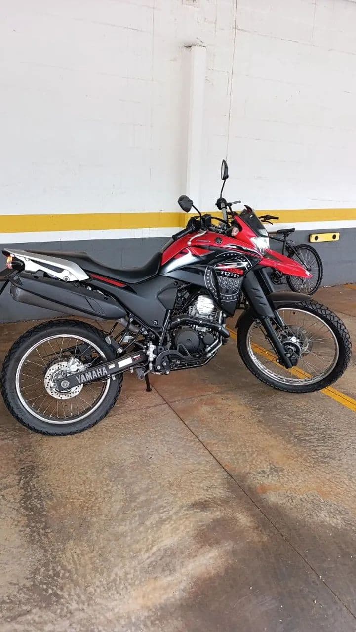 Yamaha XTZ Lander 