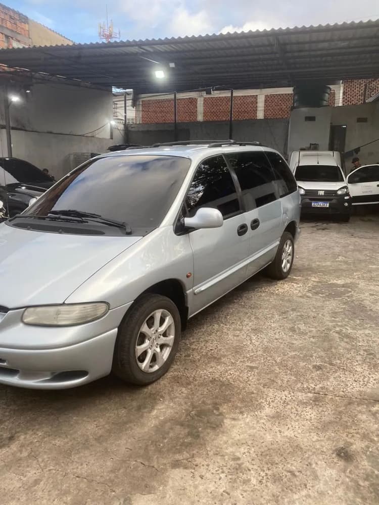 Chrysler Caravan SE 2.4/3.3 2000