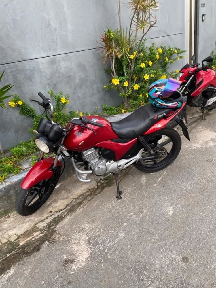 Honda CG 150 2011 conservada e alinhada