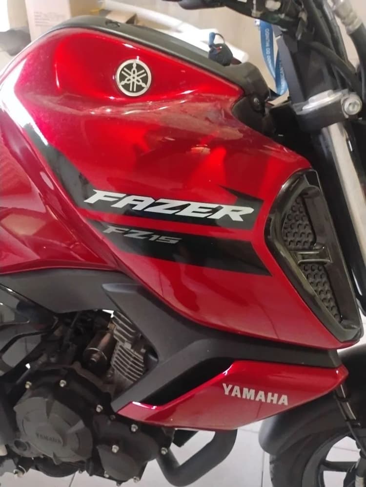 Fz15 com 700 km 