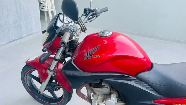 MOTO CB 300