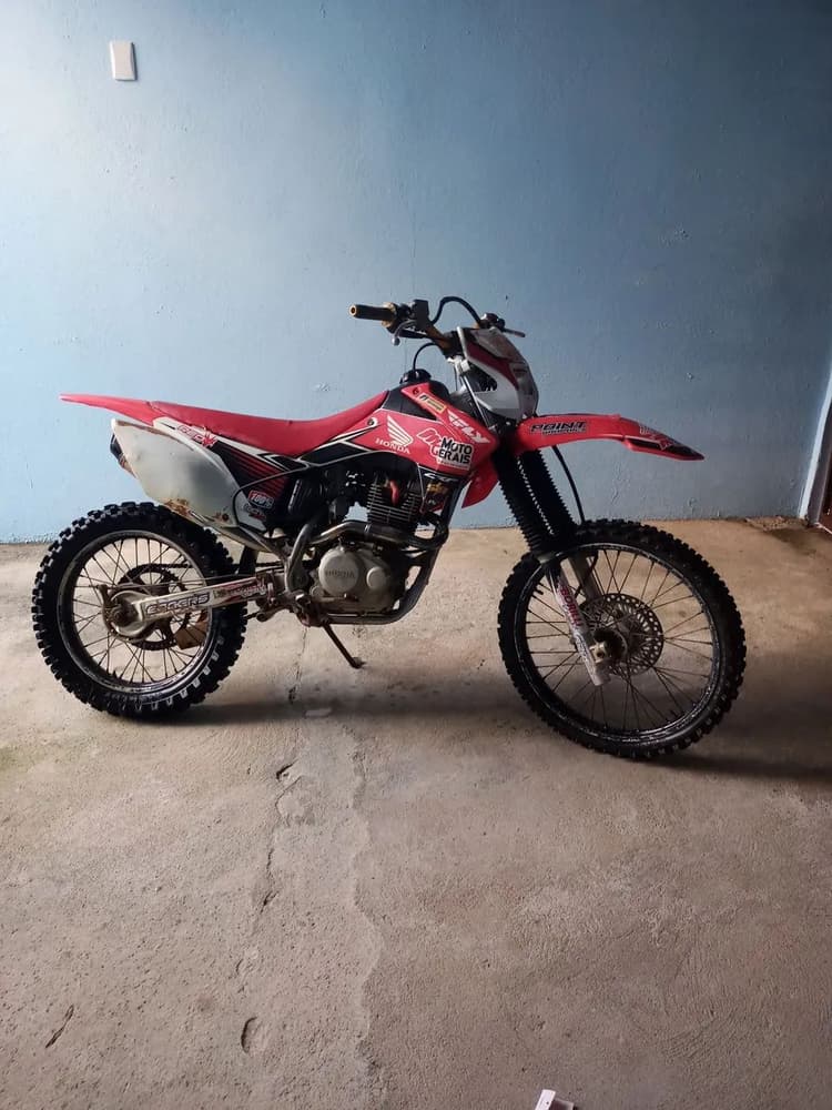 Vendo CRF 230 ano 2015 