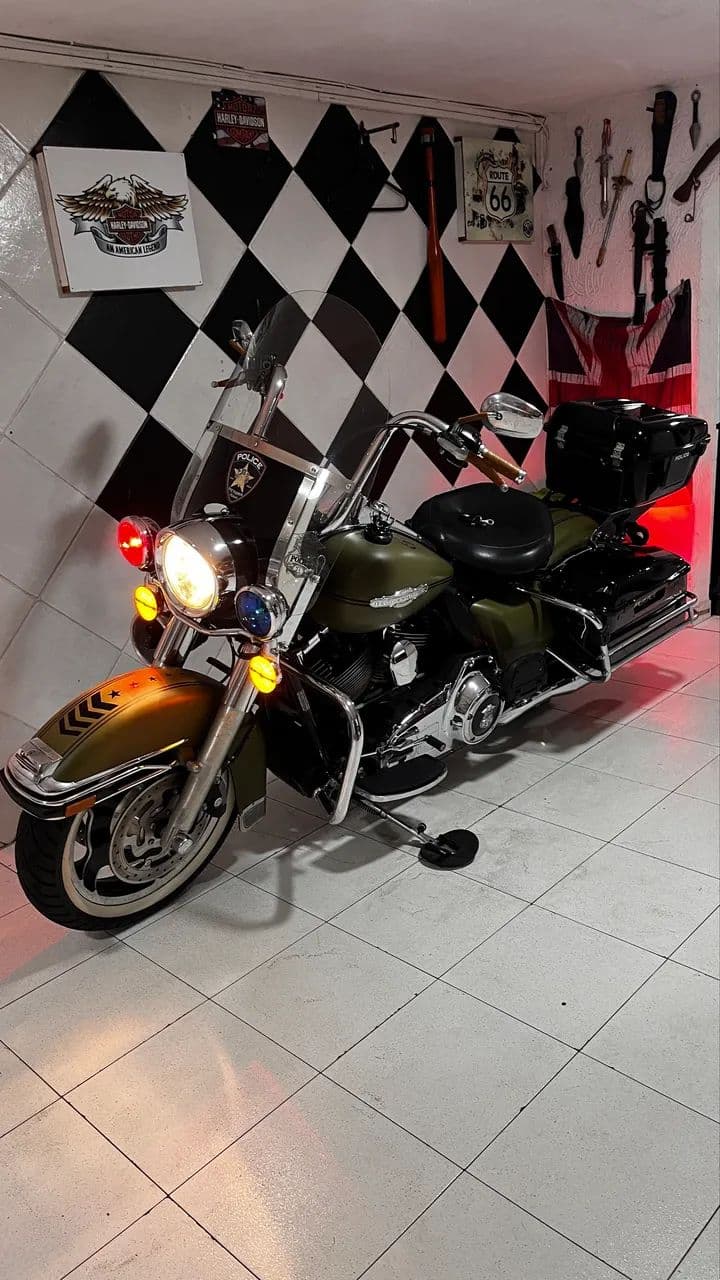 HARLEY DAVIDSON POLICE