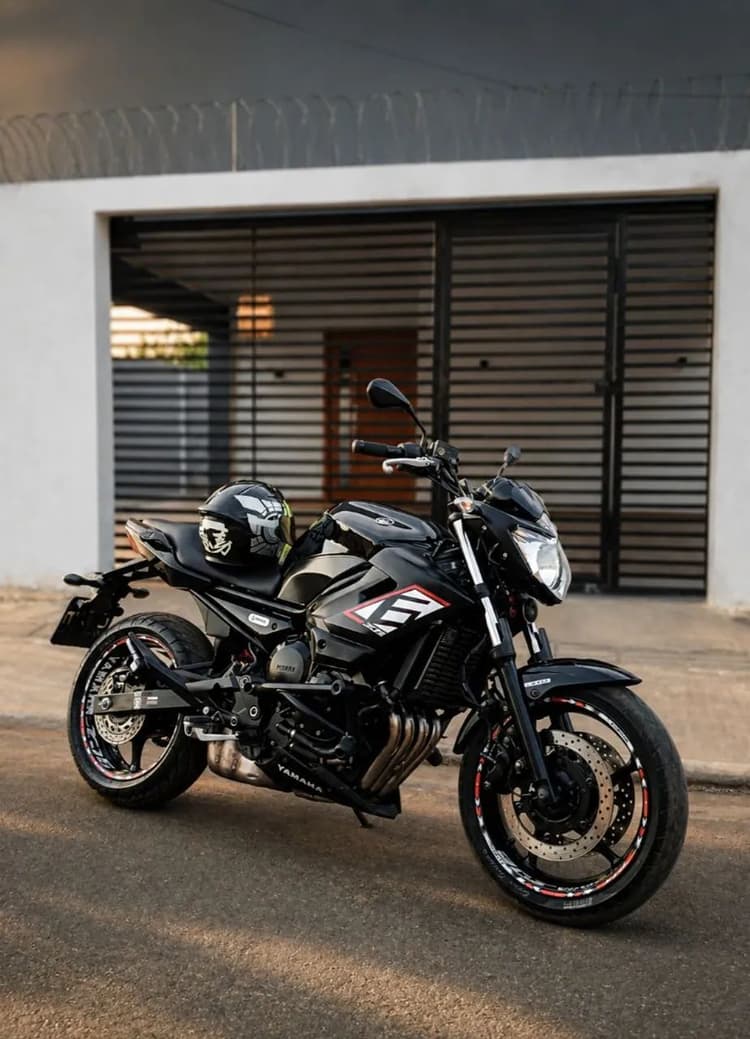 Vende se ou troco  XJ6 2015
